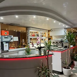 Liston Hotel